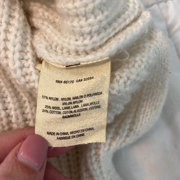 Angel of the North Anthropologie Ivory Wool Blend Sleeveless Turtleneck sz Small - Picture 11 of 13